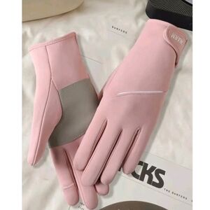 Warm Blush Pink Women's Gloves